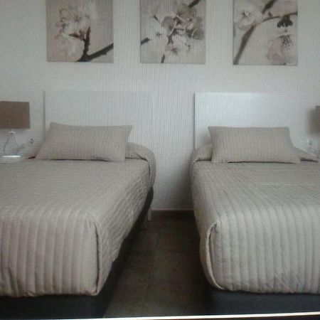 Pension Alemania Bed & Breakfast Alicante Room photo