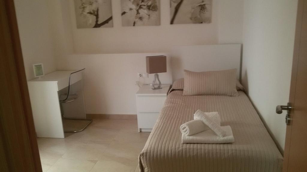 Pension Alemania Bed & Breakfast Alicante Room photo