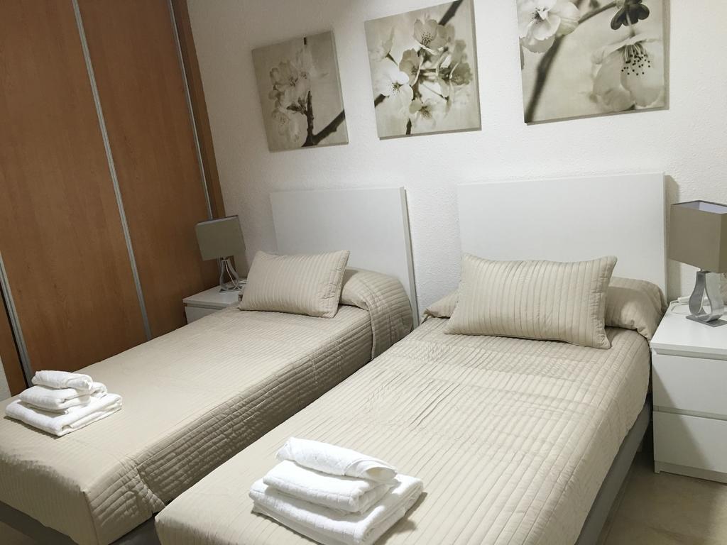 Pension Alemania Bed & Breakfast Alicante Room photo