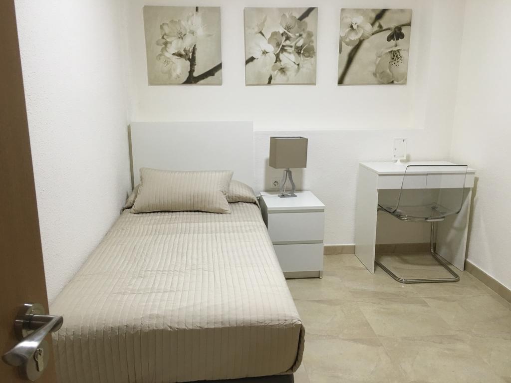 Pension Alemania Bed & Breakfast Alicante Room photo